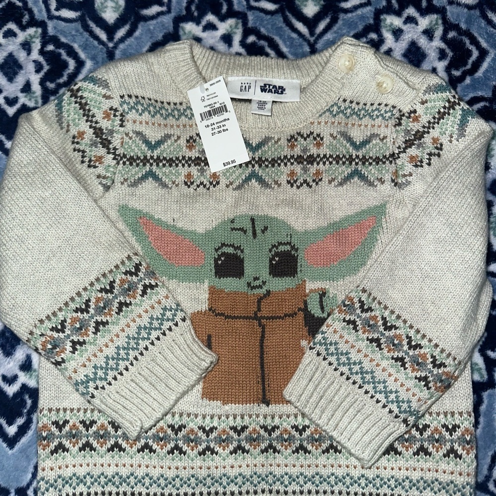 GAP Cream Baby Yoda Crewneck Sweater